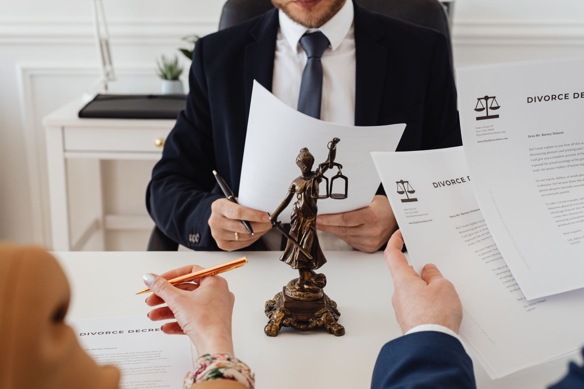 estate attorney meeting client