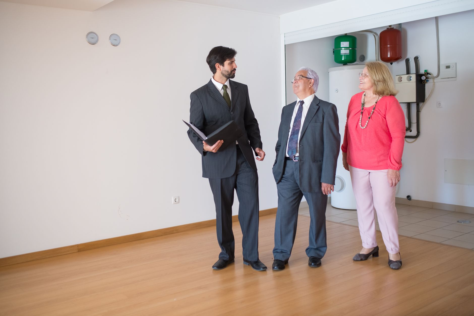 Senior homeowner getting Ohio house inspection for insurance