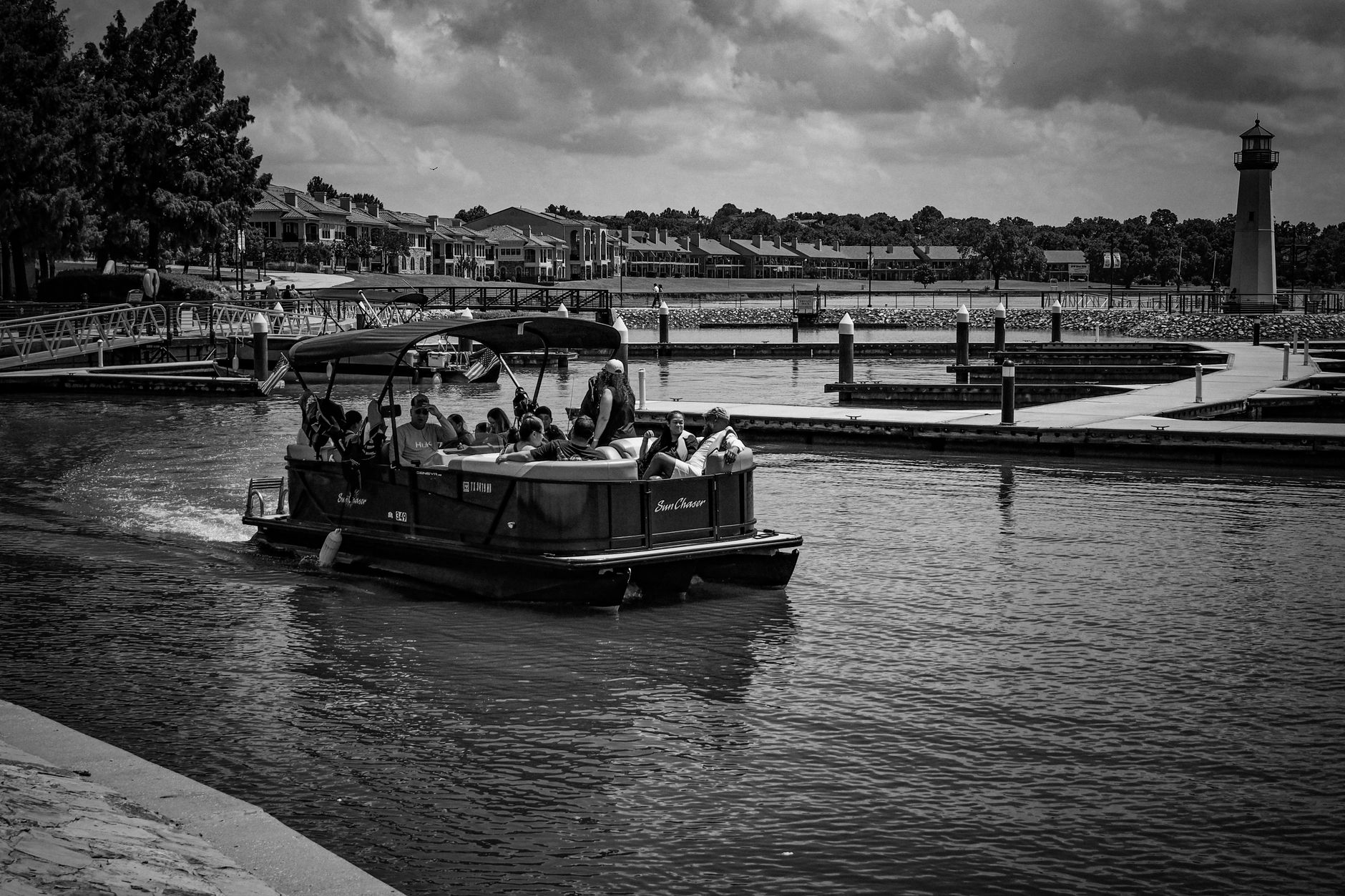 Family enjoying a pontoon boat on an Ohio lake