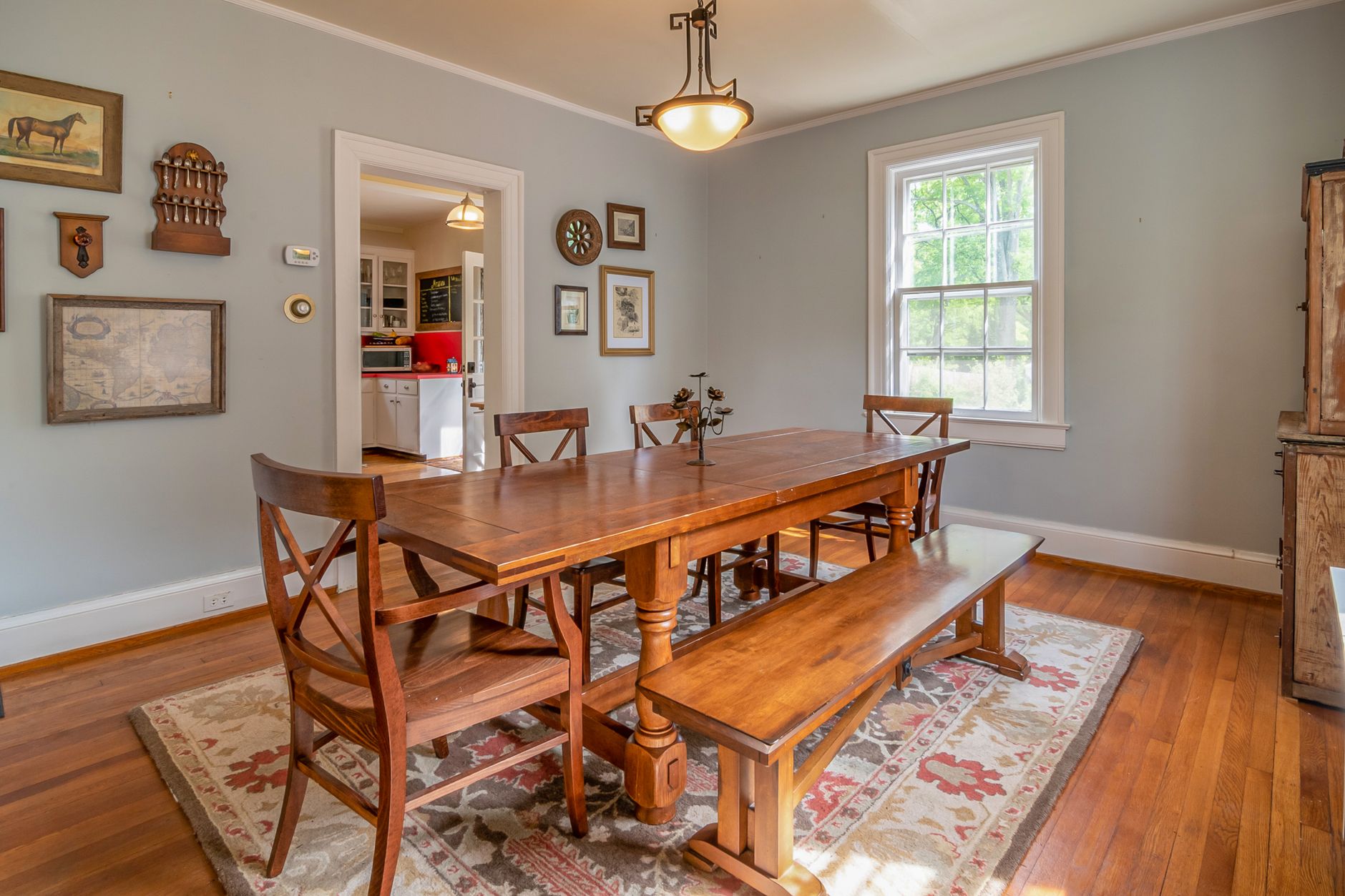 A rug under a dining table