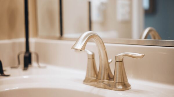 Best bathroom faucet: a faucet over a bathroom sink
