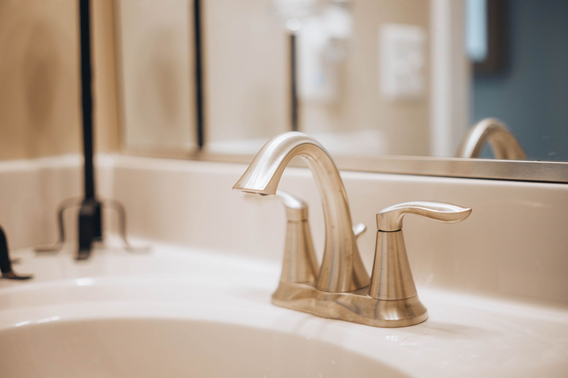 Best bathroom faucet: a faucet over a bathroom sink