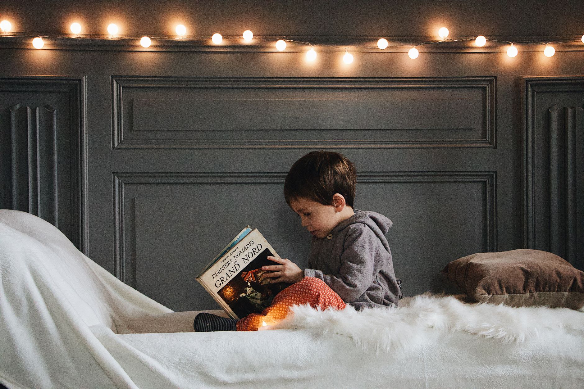 Children’s books in a bedroom