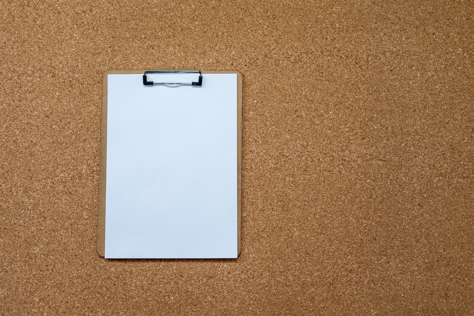 Best cork board: notes and photos pinned to a bulletin board