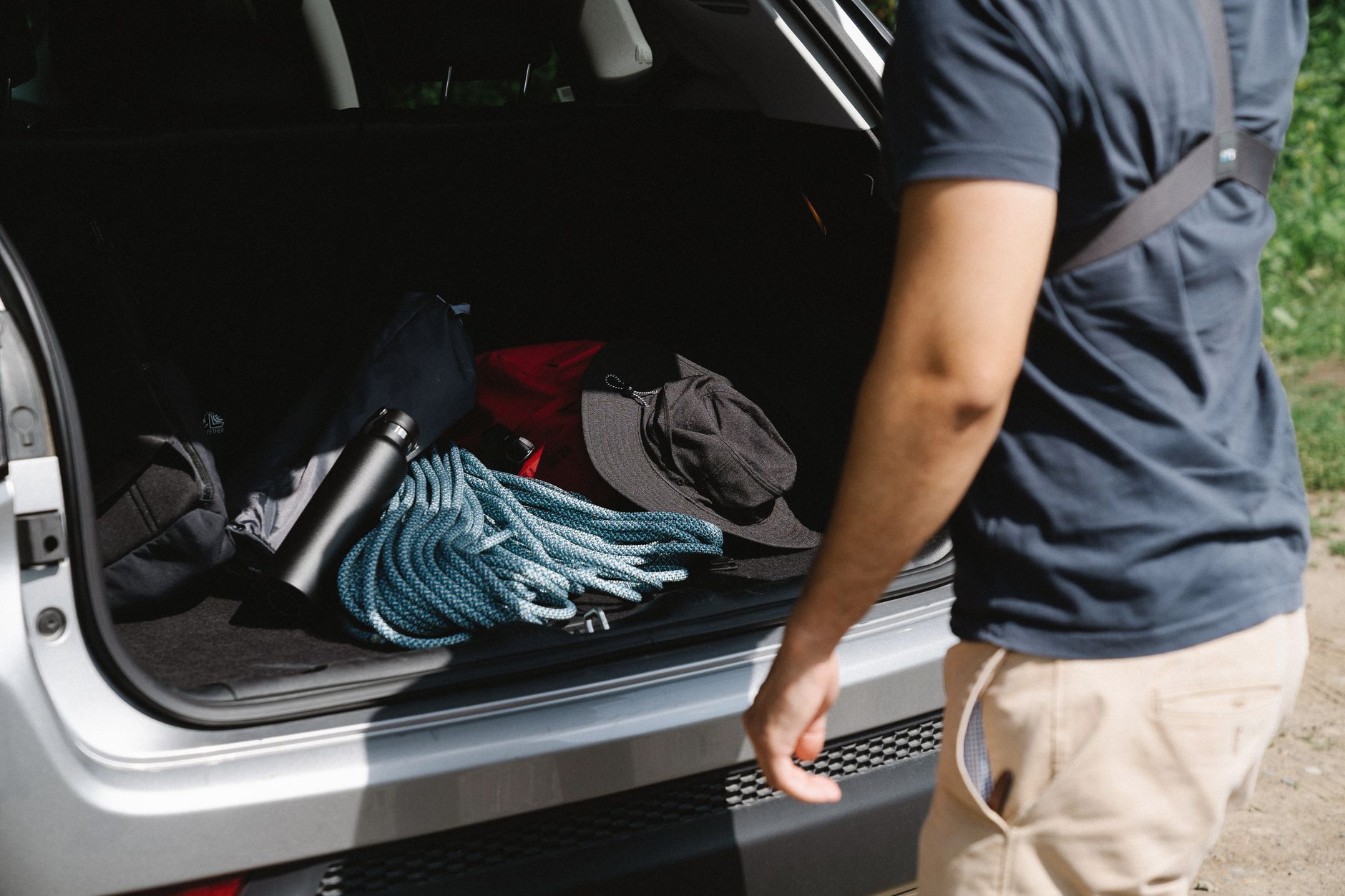 Best bungee cords: camping gear packed into a vehicle