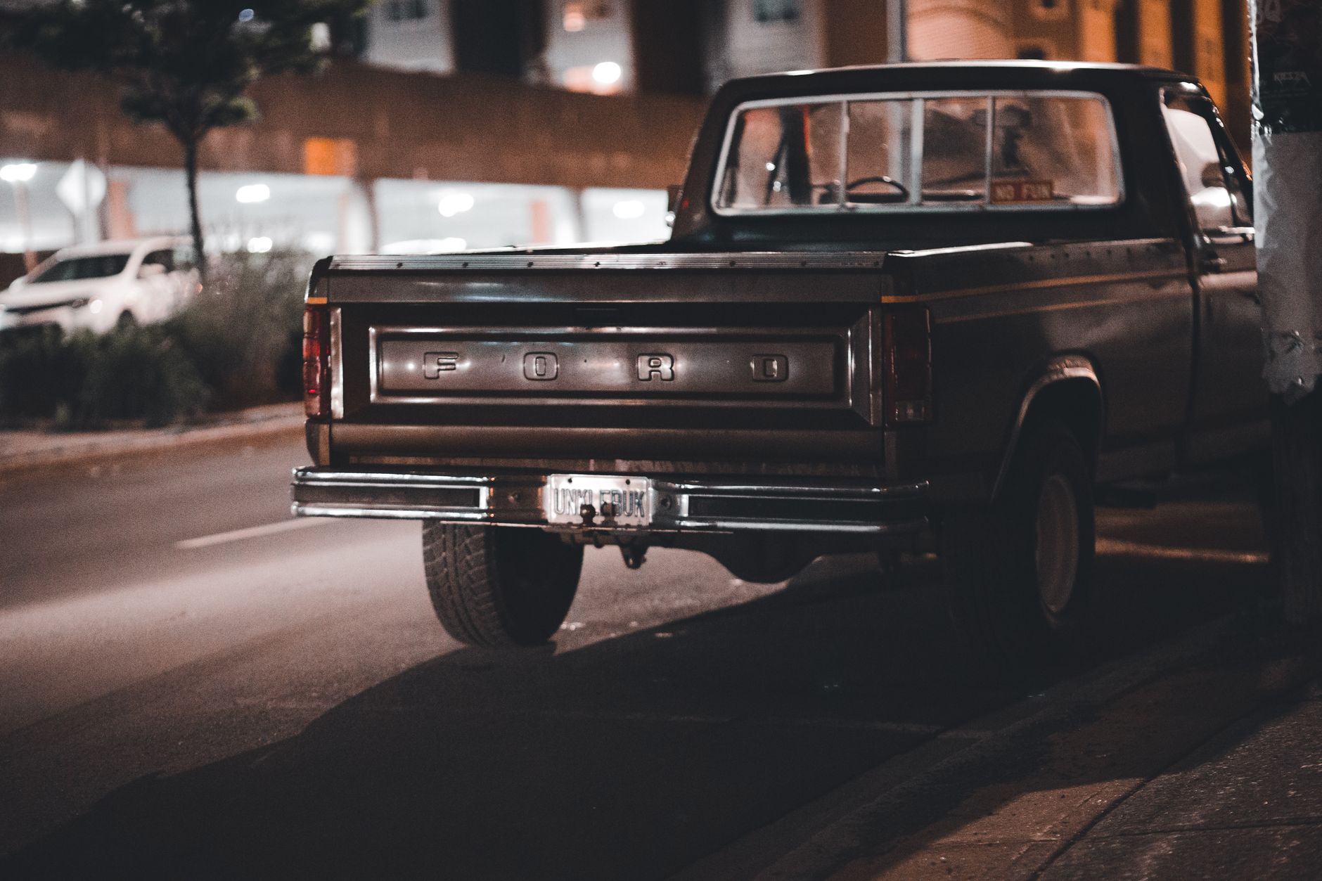 Best cargo net: the open bed of a pickup truck