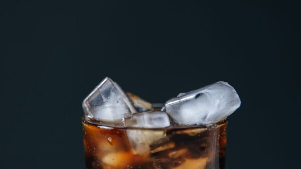 Best countertop ice maker: ice cubes in a dark soda