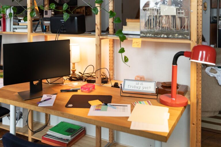 Best desk lamp: a lamp lighting a home office desk