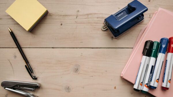 Best desk organizer ideas: a tidy home office desk