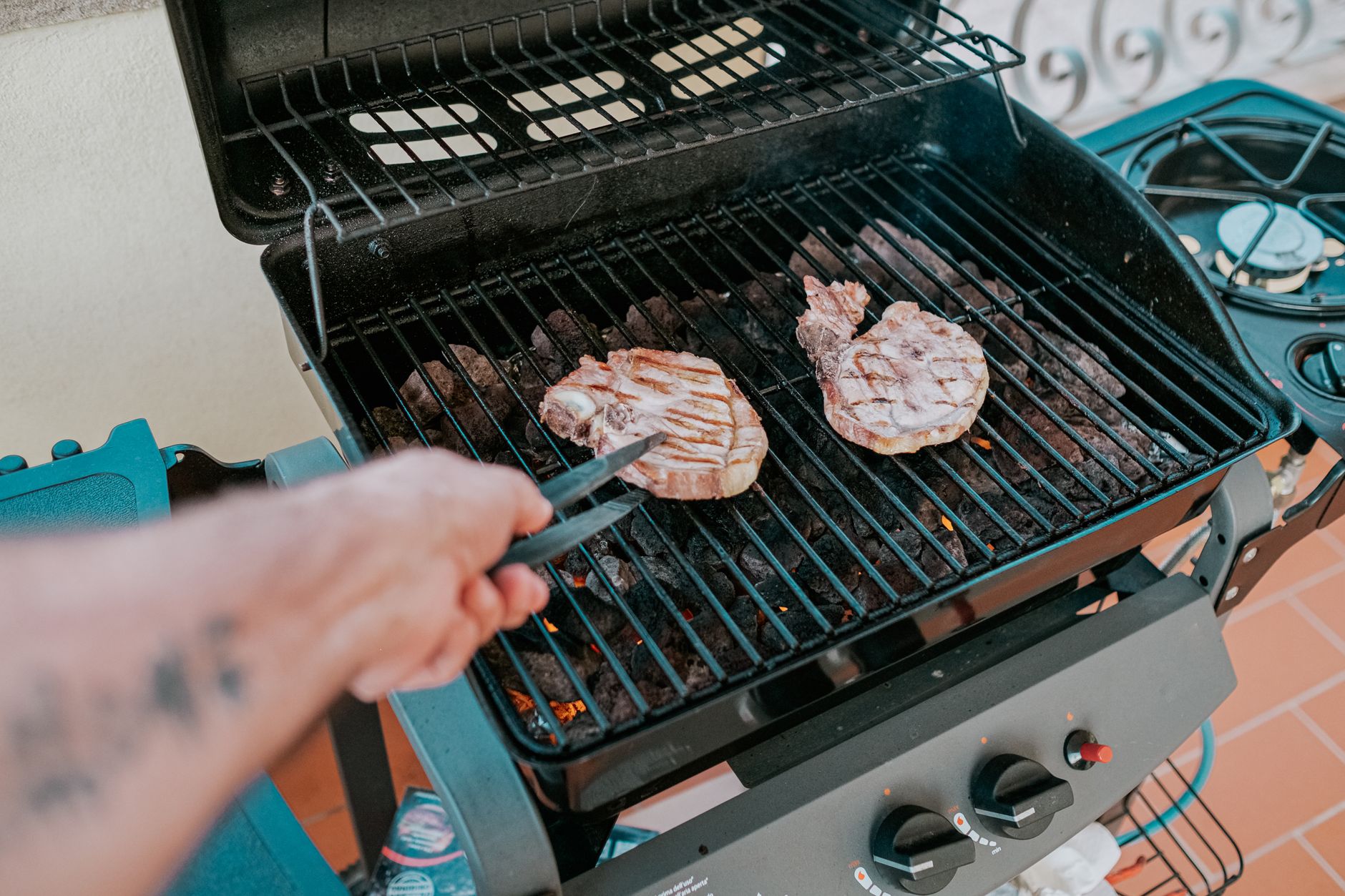 Best electric grill: pork chops on a portable grill