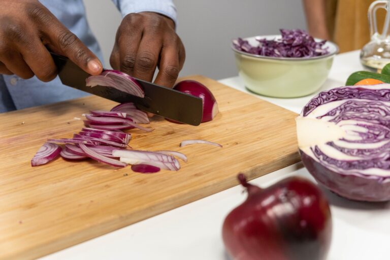 Best food chopper: slicing red onion and cabbage