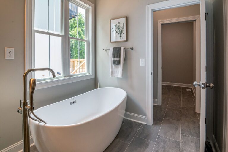 Best freestanding bathtub: a freestanding tub with a floor-mount filler