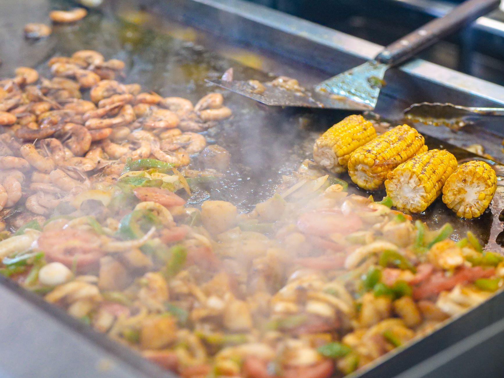 Best griddle seasoning: food cooking on an outdoor flat top griddle