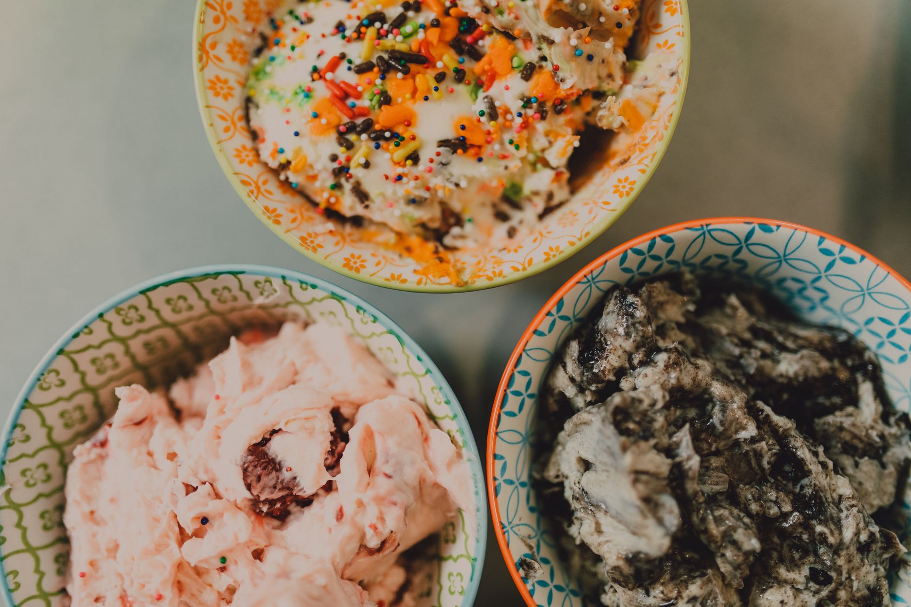 Best ice cream maker: scoops of homemade ice cream in a bowl