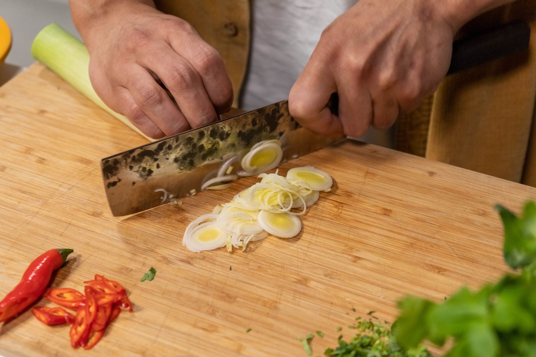 Slicing leeks with a cleaver