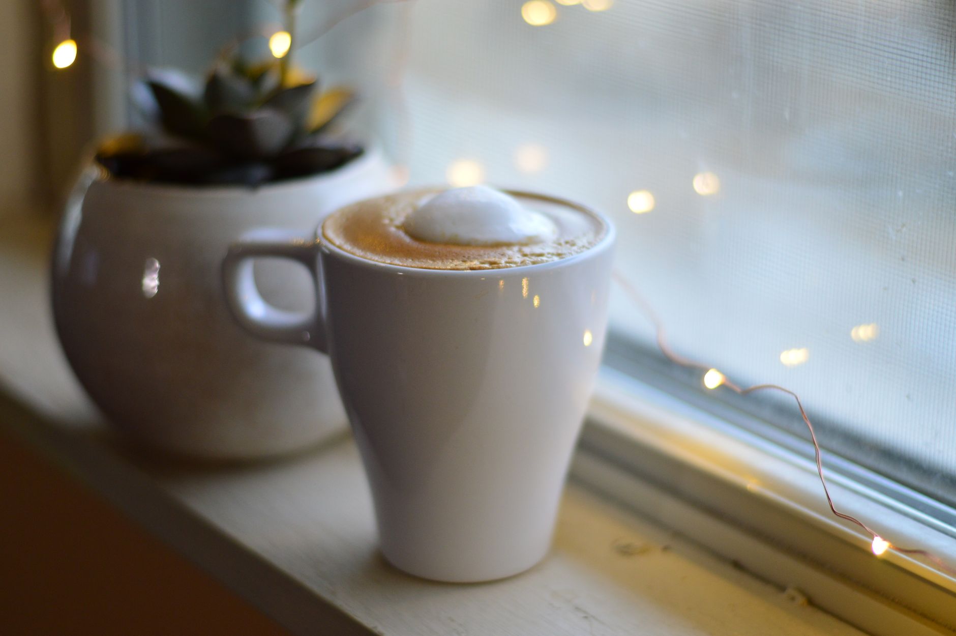 Best milk frother: a latte topped with milk foam