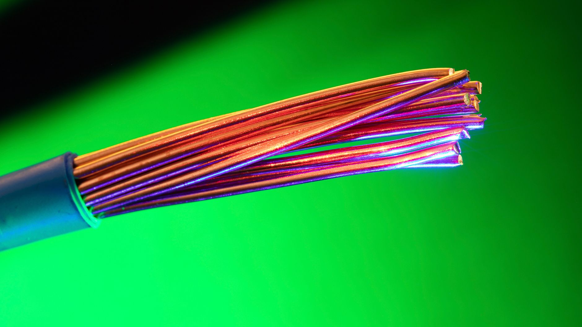 Close view of copper wire strands