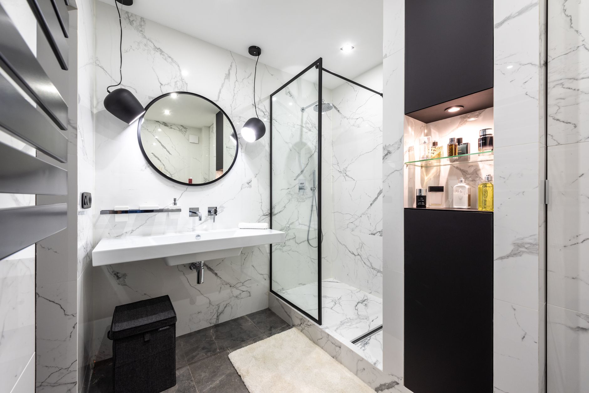 Best shower head: a shower in a modern home bathroom