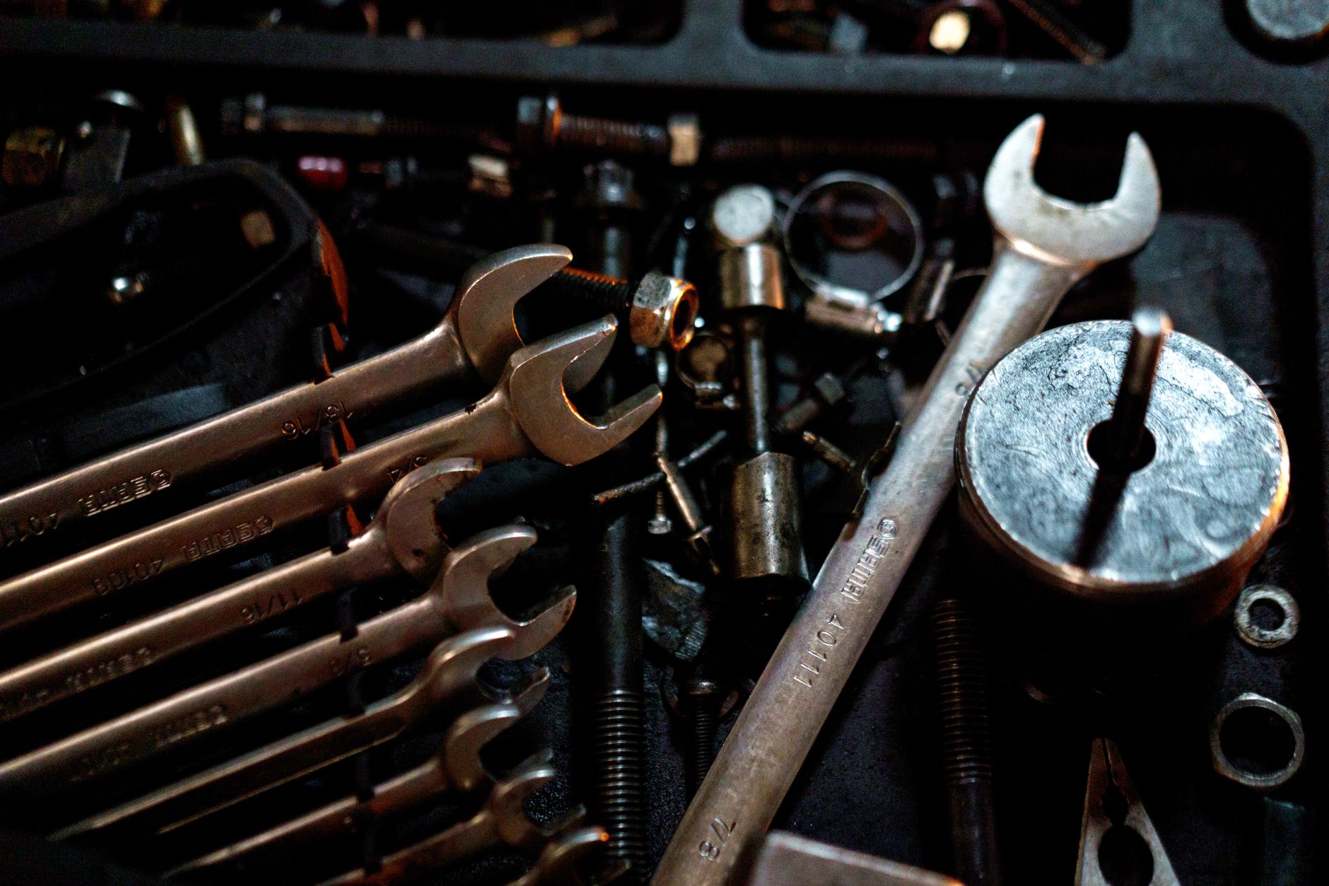Best socket set: mechanic hand tools in a home garage