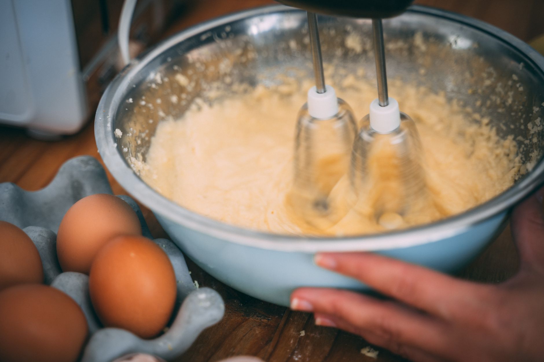Mixing batter with a hand mixer