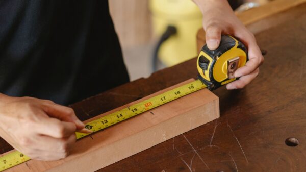Best tape measure: measuring a board for a home project