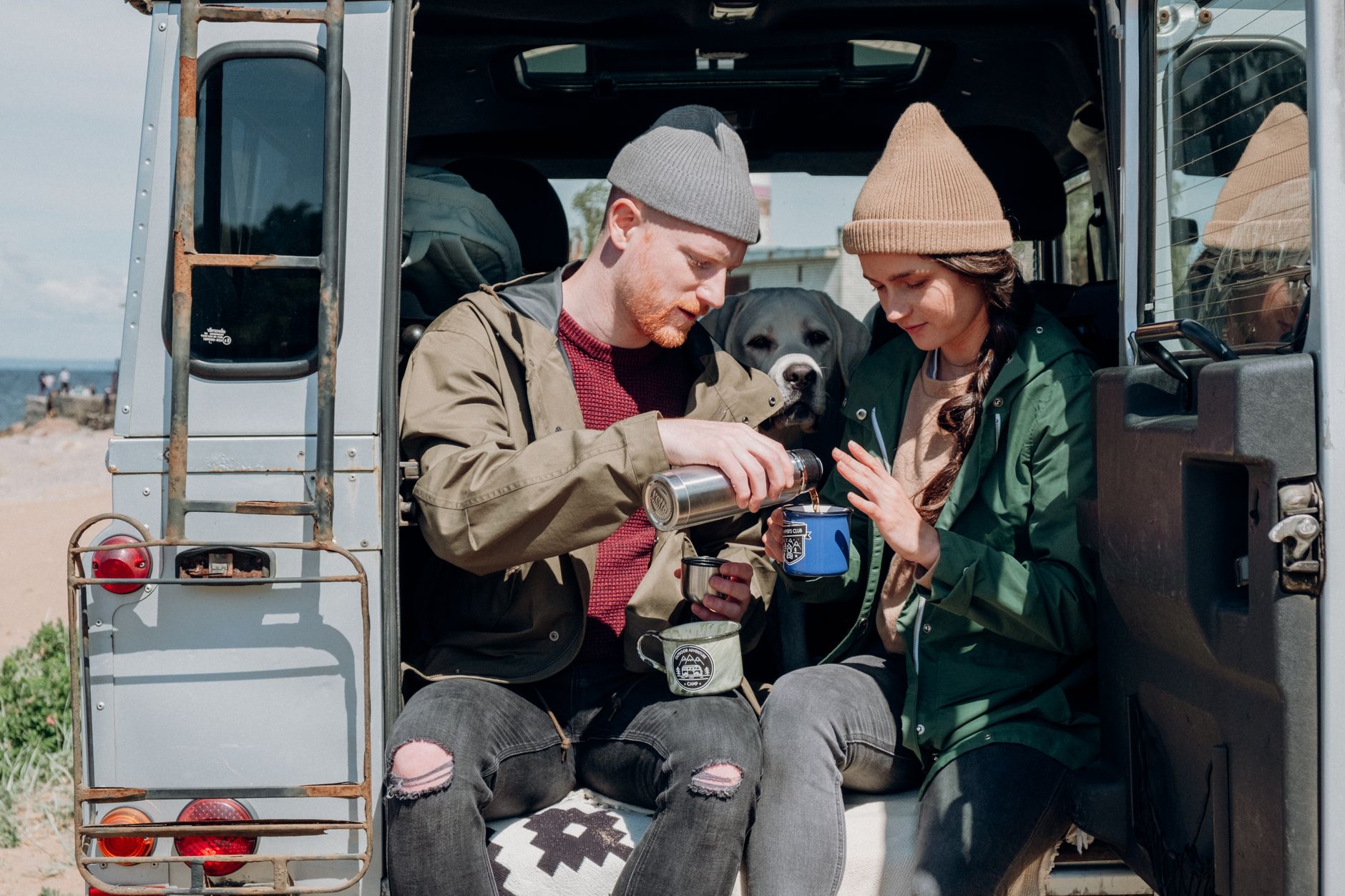 Best travel mug: an insulated coffee mug ready for a drive