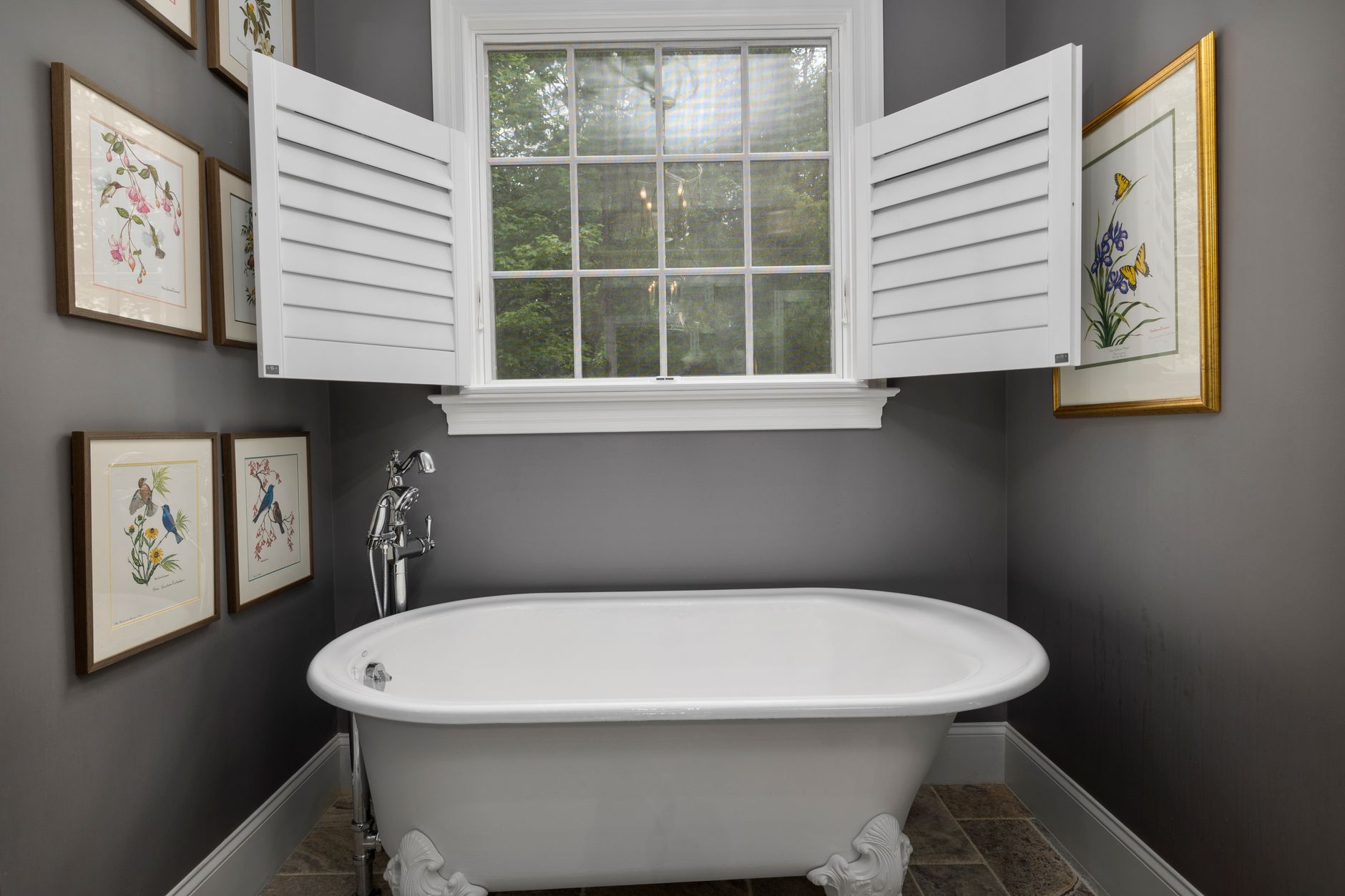 Best tub filler: a clawfoot tub with a floor-mount filler
