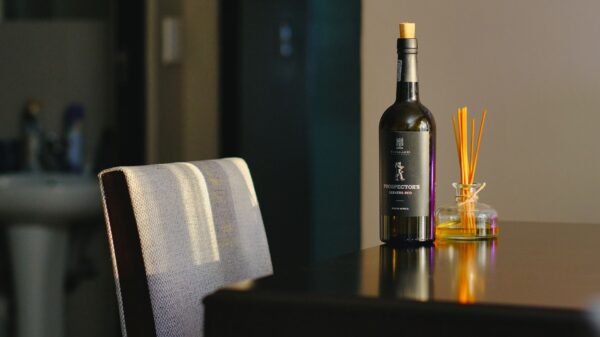 Best wine opener: a wine bottle and cork on a table