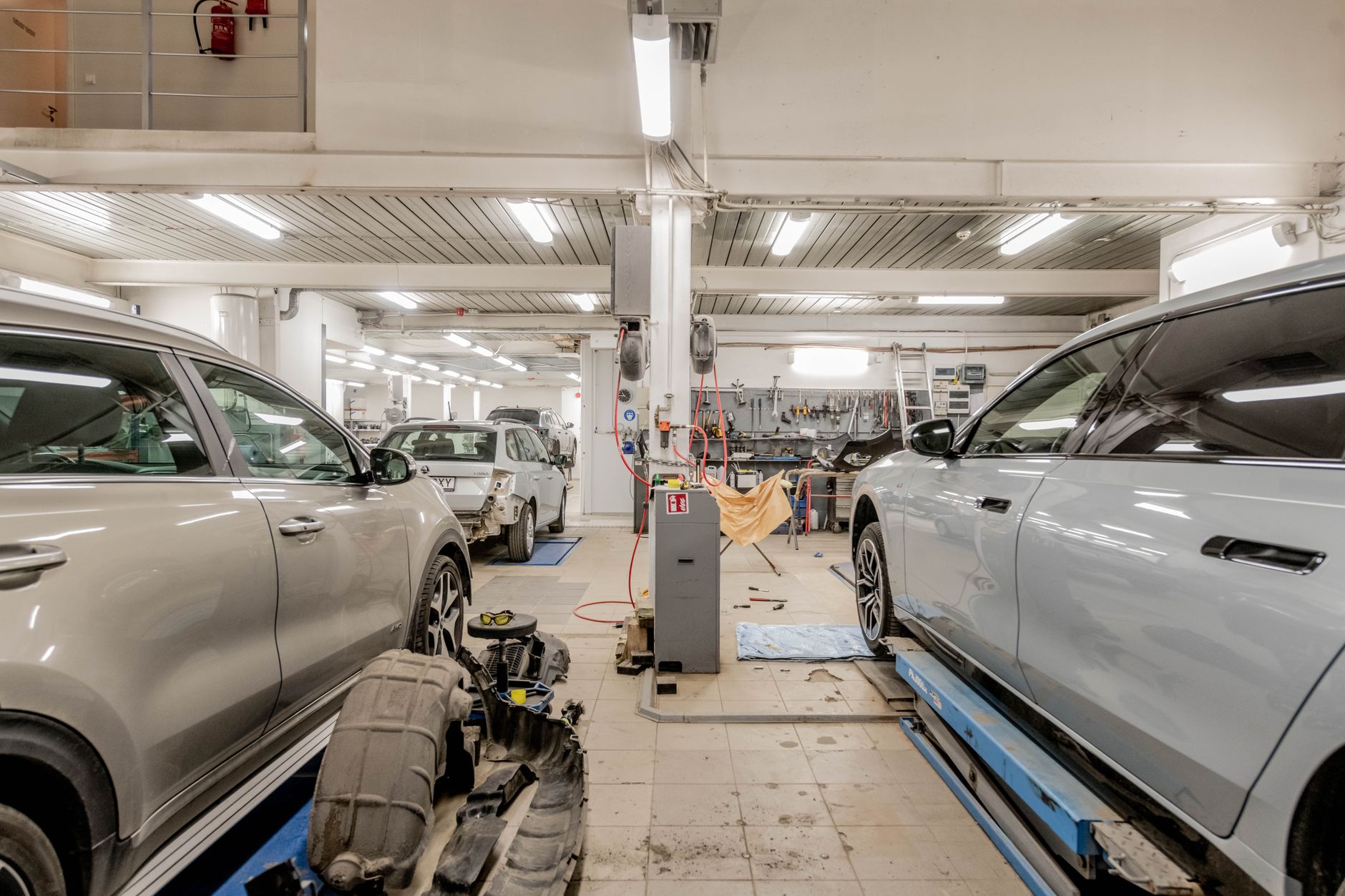 The inside of a tidy home garage workshop